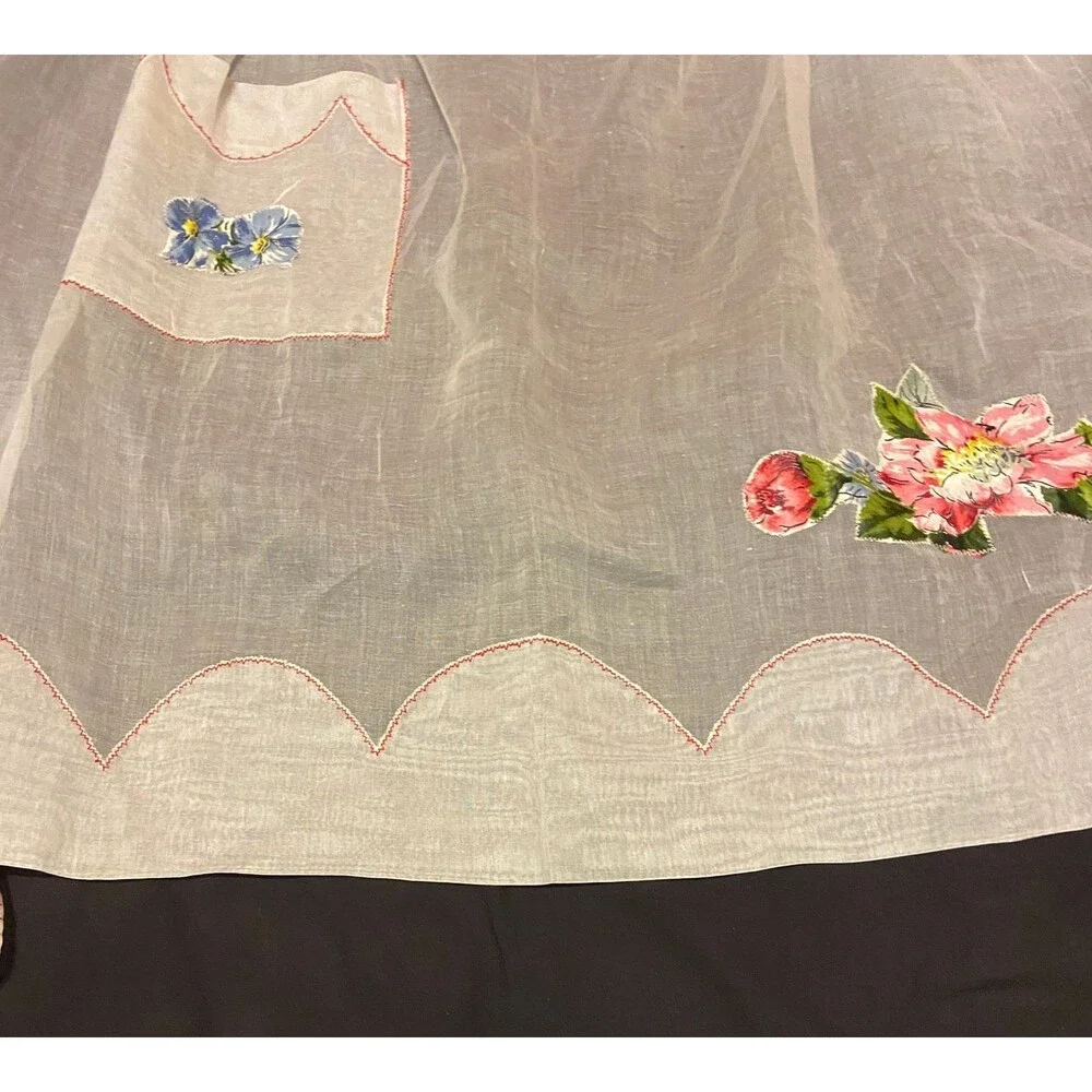 #5728 Womens  Sheer White Sewn on Floral patches Half Hostess Apron with Pockets